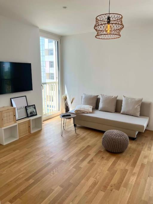 Donaublick Oasis: Stylische Wohnung Wien Eksteriør billede