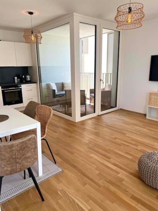 Donaublick Oasis: Stylische Wohnung Wien Eksteriør billede